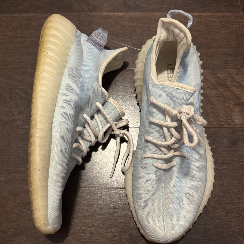 Authentic ADIDAS YEEZY BOOST 350 V2 MONO ICE SIZE Size 8 Men